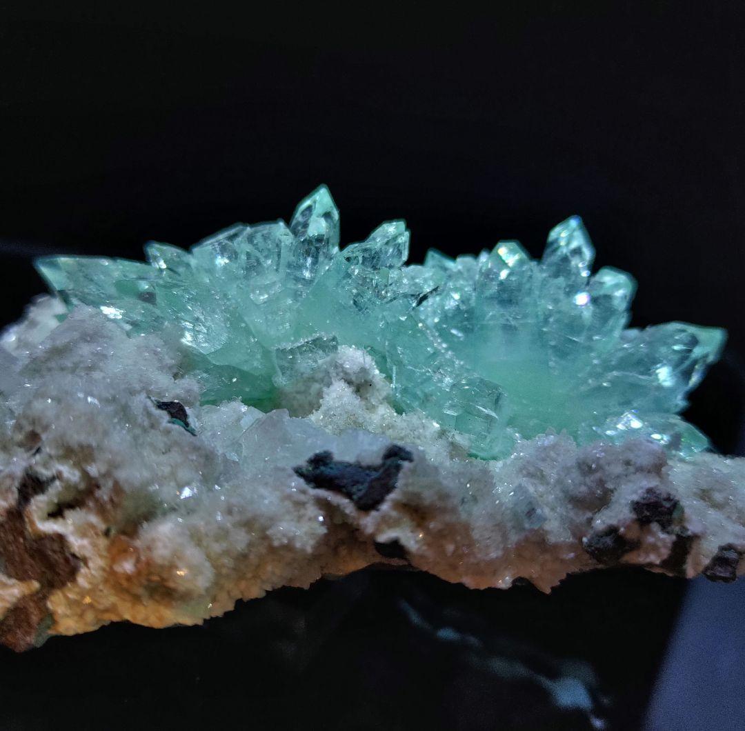 アポフィライト 魚眼石 鉱石 鉱物 ミネラル 標本 原石 母岩付き 犬牙状 ②