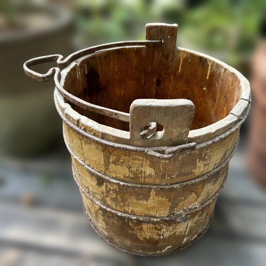 レア アンティーク 素朴な木製バケツ/井戸バケツ アイアン製ハンドルとタガ付き