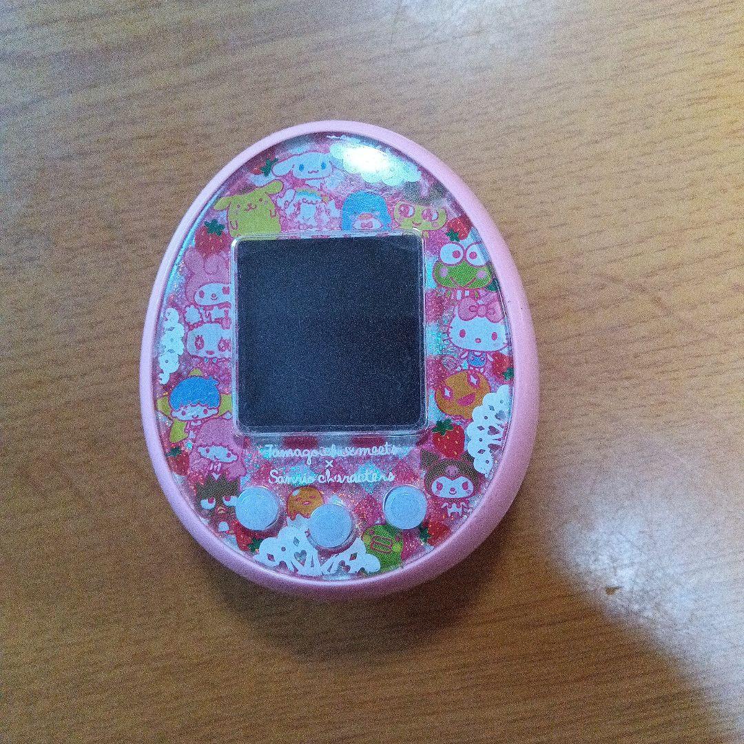 たまごっちみーつ サンリオキャラクター　ピンク（動作確認済み）