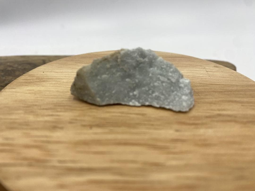 翡翠 ヒスイ 糸魚川 11g 青翡翠 水色 スカイブルー 透過 原石 天然