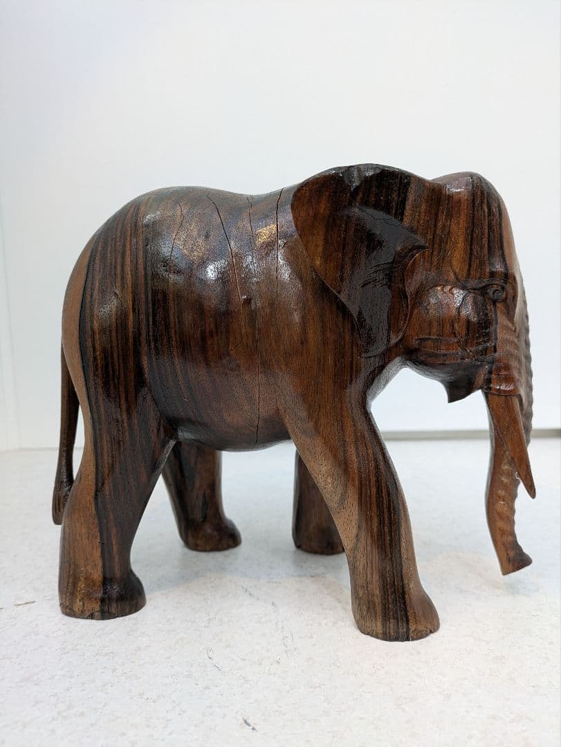 ☆b718、希少 唯一無二の模様 黒柿 象 彫刻 置物