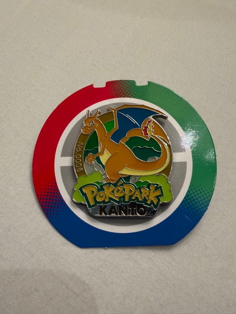 ポケパーク・カントー リザードン ピンバッジ　缶バッジ