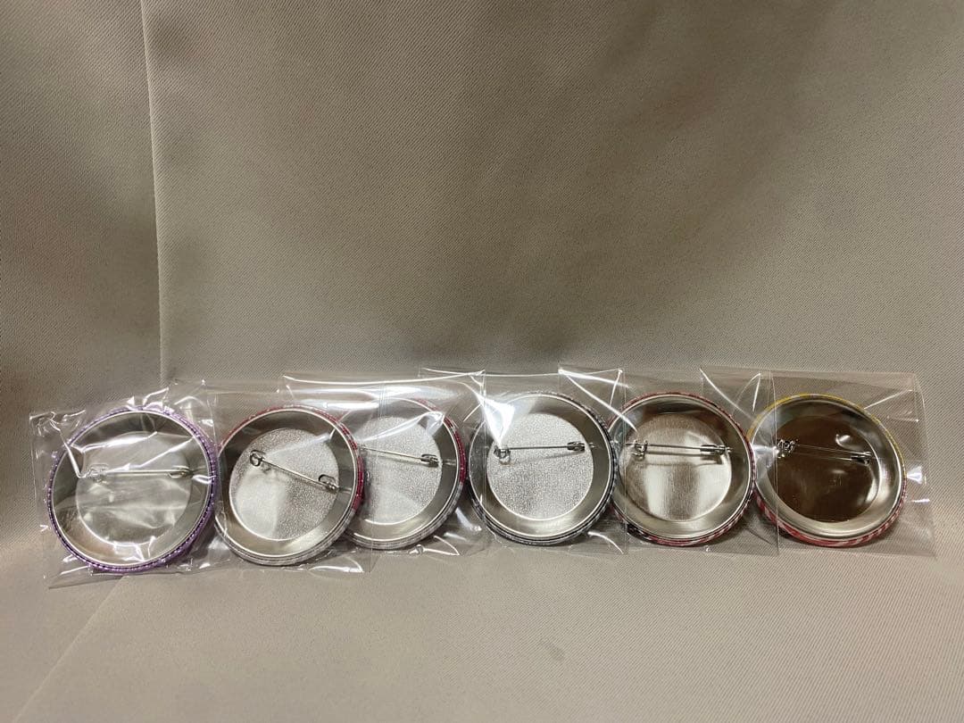 らき☆すた 鷲宮神社 描き下ろし お守り風缶バッジ　四文字熟語　ぷにっとガチャ