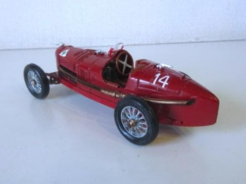 特価 Mebe Toys 1/24 アルファロメオ Grand Prix P2