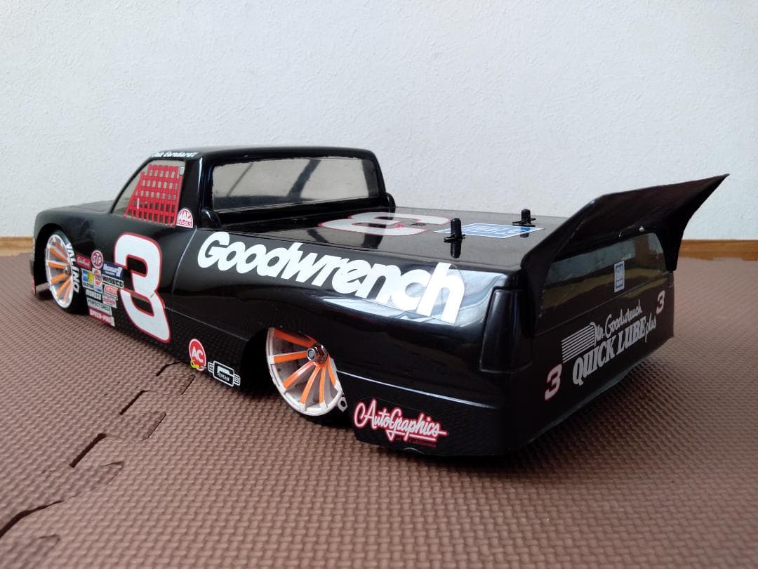 カラス　　　タミヤ 1/10 TT01シャーシ NASCAR シボレー