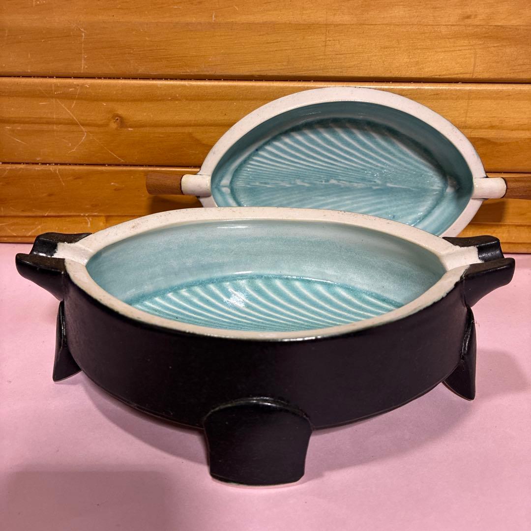 茶道具　喰籠　菓子器　蓋付き　陶芸品　脚付き　水色釉薬