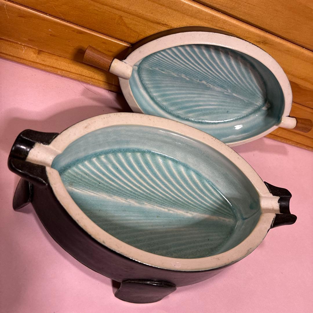 茶道具　喰籠　菓子器　蓋付き　陶芸品　脚付き　水色釉薬