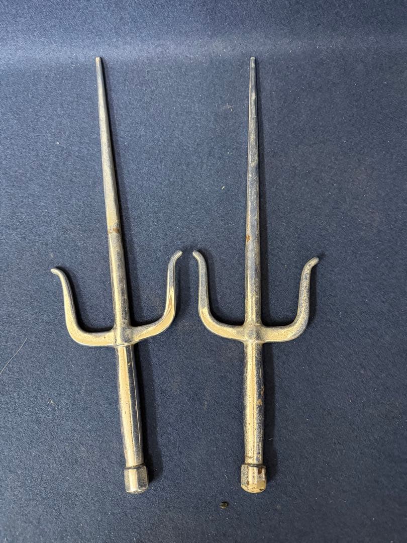 十手 鉄製 両面鉤 釵 サイ 全長46cm 一対 時代 古玩 旧家 蔵出 骨董品