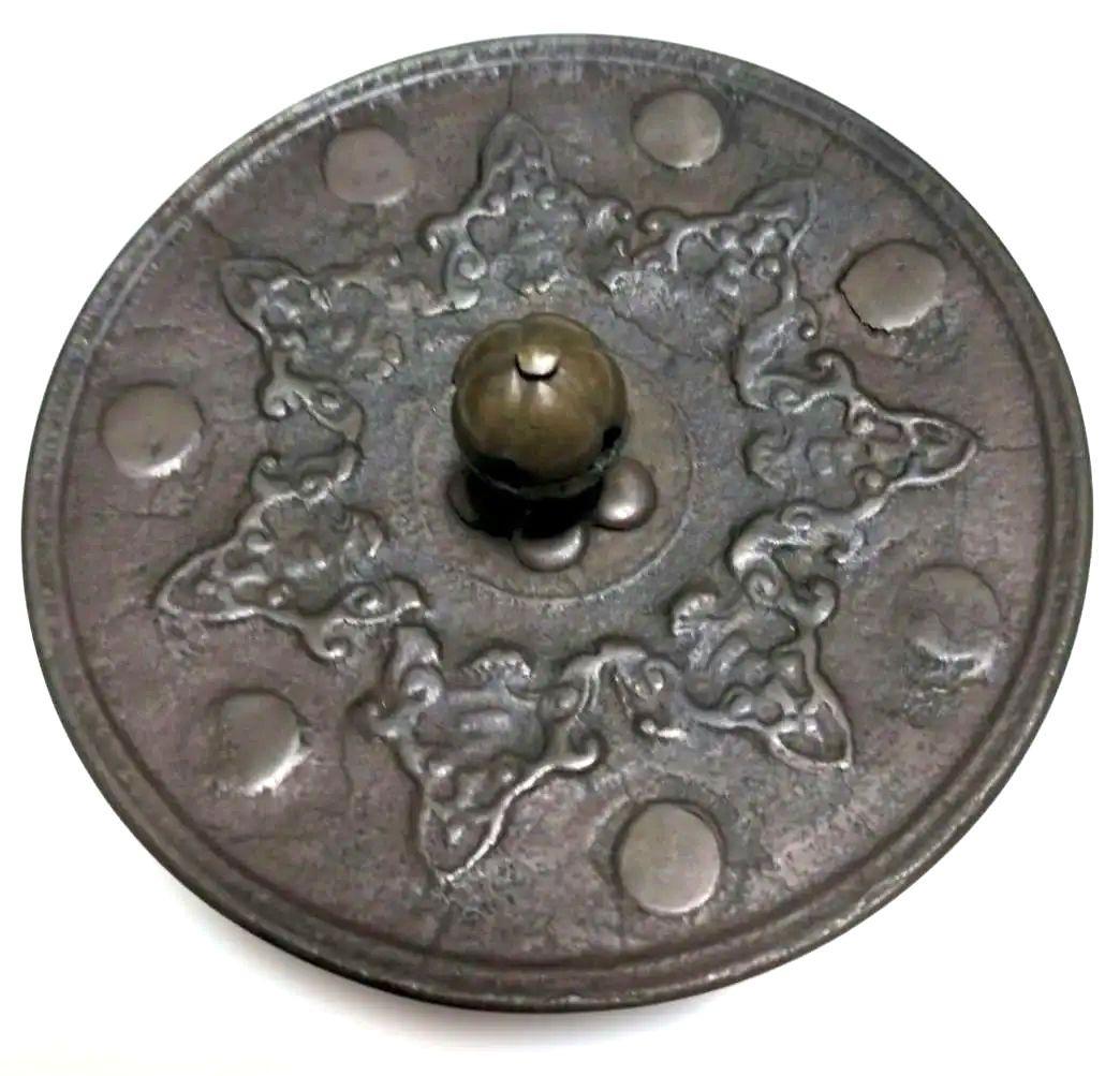 鉄瓶の蓋　フタ　銅　唐草紋様