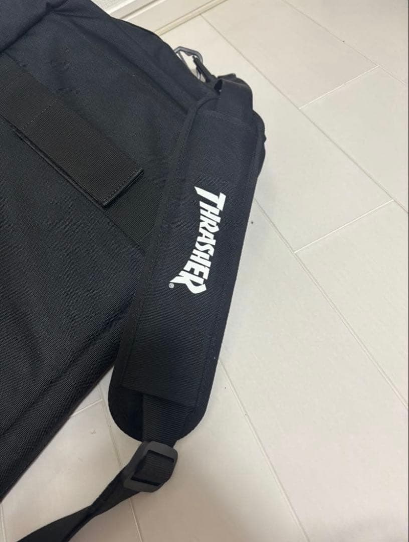 THRASHER ブラック ダッフルバッグ