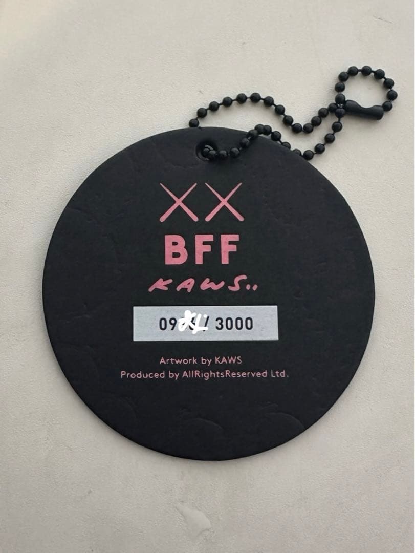 KAWS BFF カウズ ぬいぐるみ ブラック シリアルナンバー入り レア