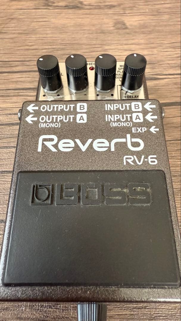 箱付きBOSS Reverb RV-6 ギターエフェクター