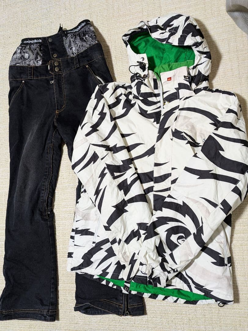 QUIKSILVERメンズスノボードスノボースキーウェア　サイズL