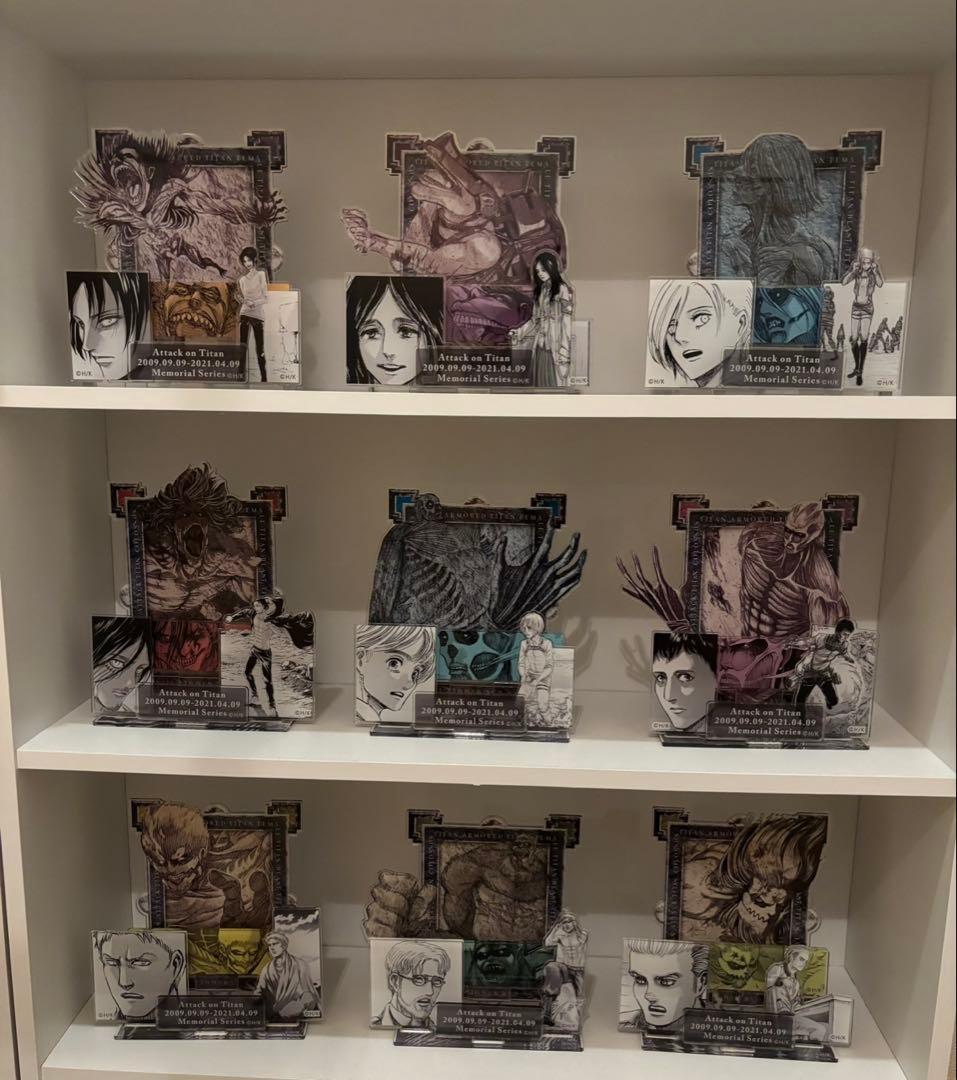 進撃の巨人アクリルスタンド