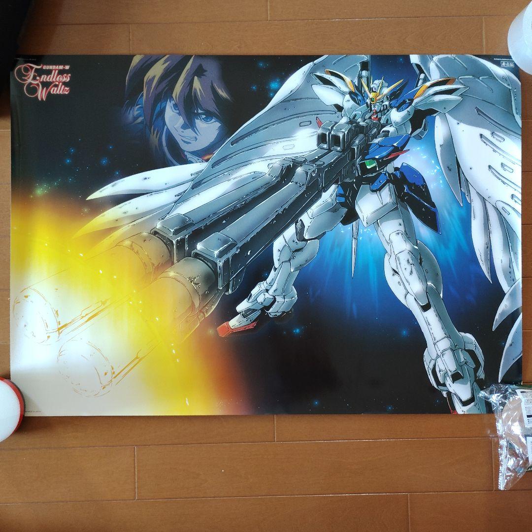 新機動戦記ガンダムW　ポスター15枚（内ミニポスター2枚）＆カレンダー1997