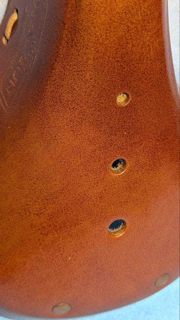 walgun 本革製レザーサドル