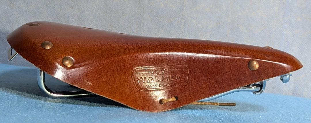 walgun 本革製レザーサドル