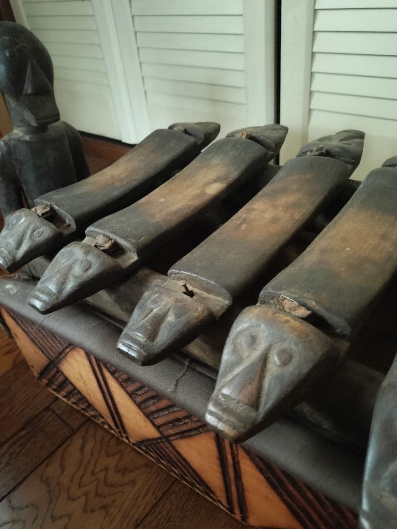 木製彫刻楽器 ダークブラウン