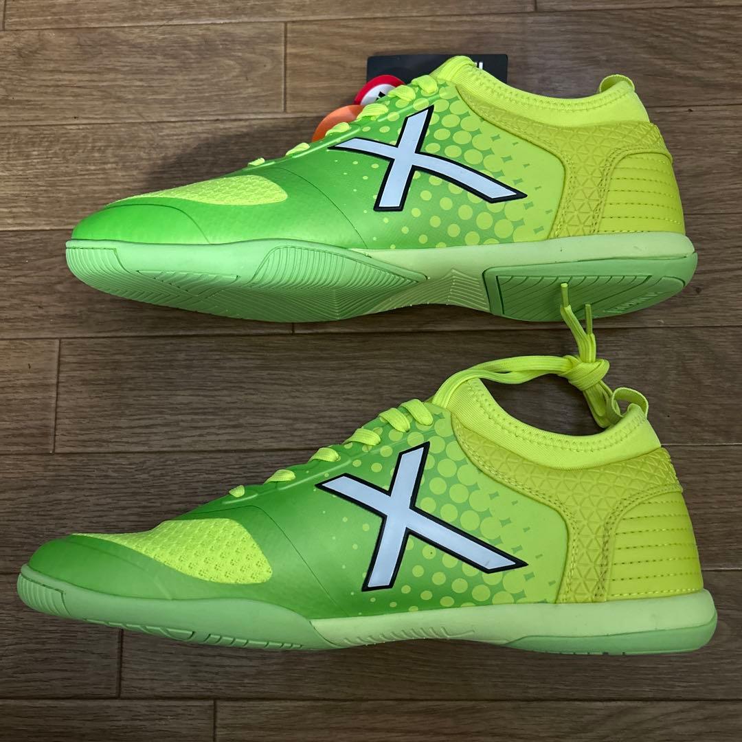 ムニック　フットサルシューズ 28cm