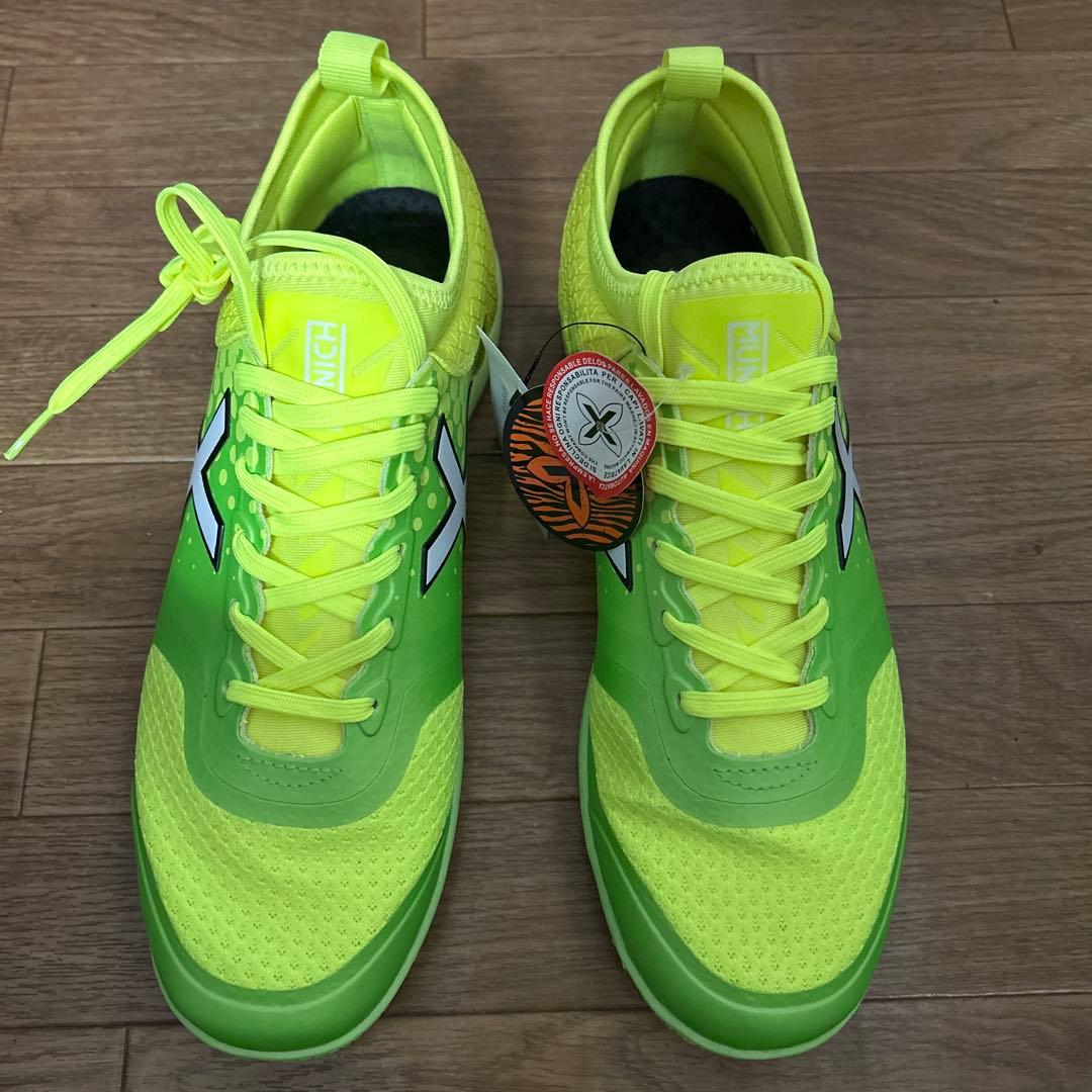 ムニック　フットサルシューズ 28cm