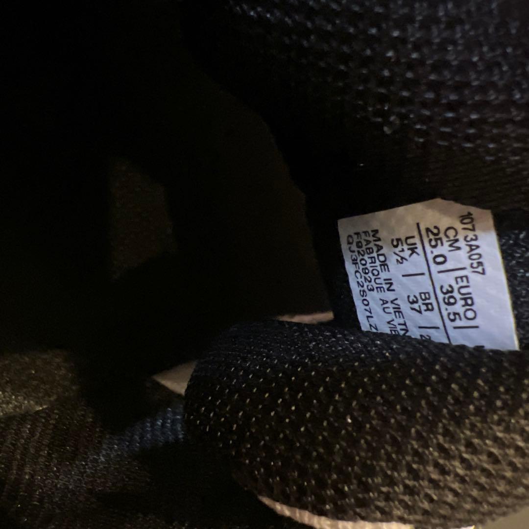 週末最終セール⭐︎ASICS 室内シューズ BEYOND 25cm 新品未使用