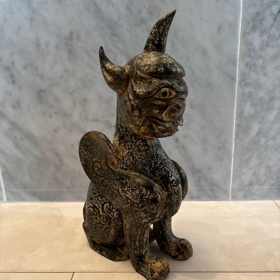 中国アンティーク　威厳のある姿が美しい幸運を呼び込む霊獣、麒麟の石製オブジェ