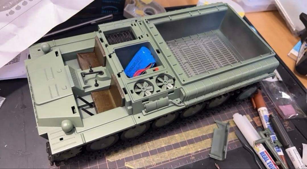 WPL E-1 1/16 新品 塗装 再組立て 金属履帯 1台制作中