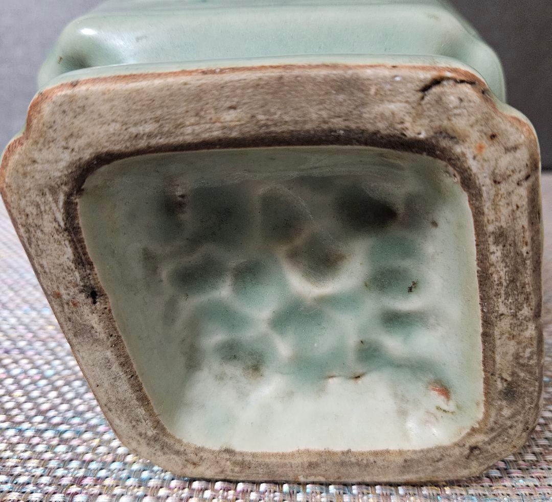 【時代古作品❗】青磁　算木文様　四方瓶 壺　花入れ　花生け　高さ 29.7cm