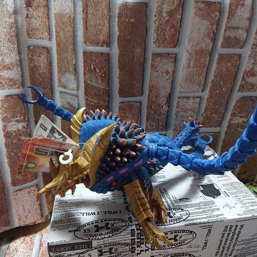 バンダイウルトラヒーロー&怪獣 Uキラーザウルス 二種＋メビウスインフィニティー