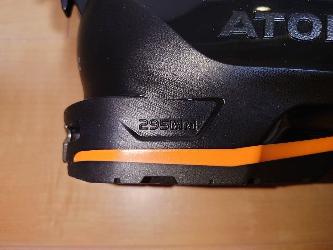 ゆ*ぴ様 ATOMIC スキー用ブーツ ブラック/オレンジ