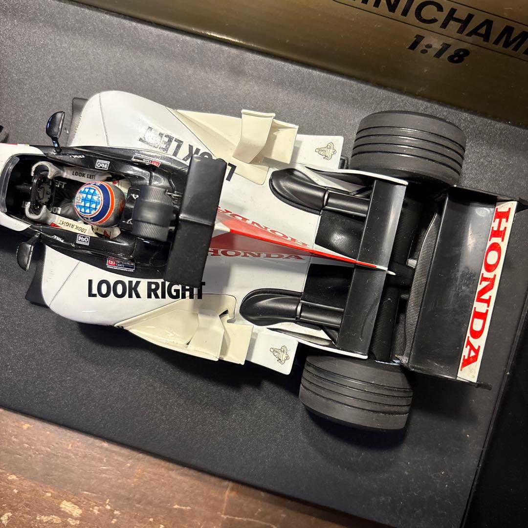 MINICHAMPS B-A-R F1モデルカー 1:18