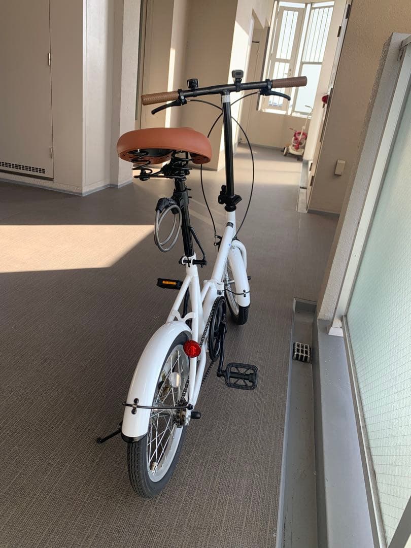 送料込み!走行2km程度 折りたたみ自転車 ホワイト ブラウンサドル