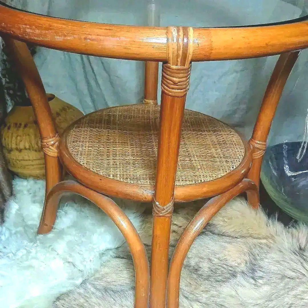 古いラタン硝子テーブル          レトロなラタン机