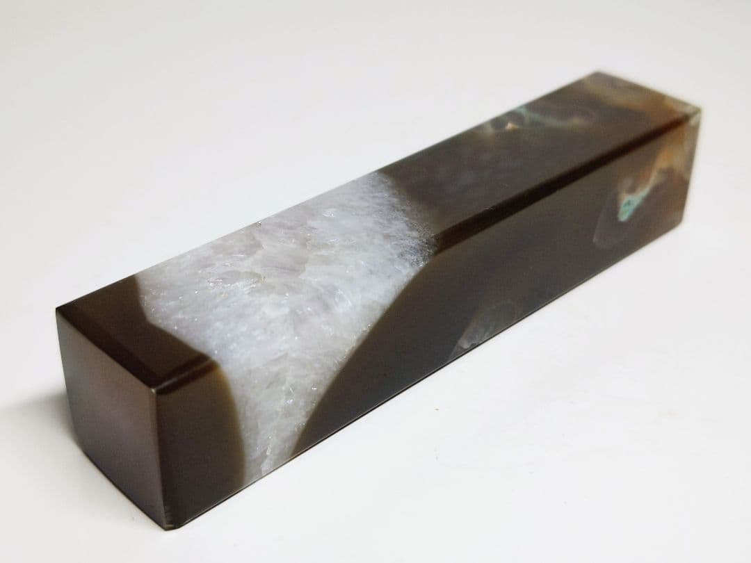 瑪瑙 303g メノウ アゲート 原石 鑑賞石 自然石 誕生石 鉱物 鉱石 水石