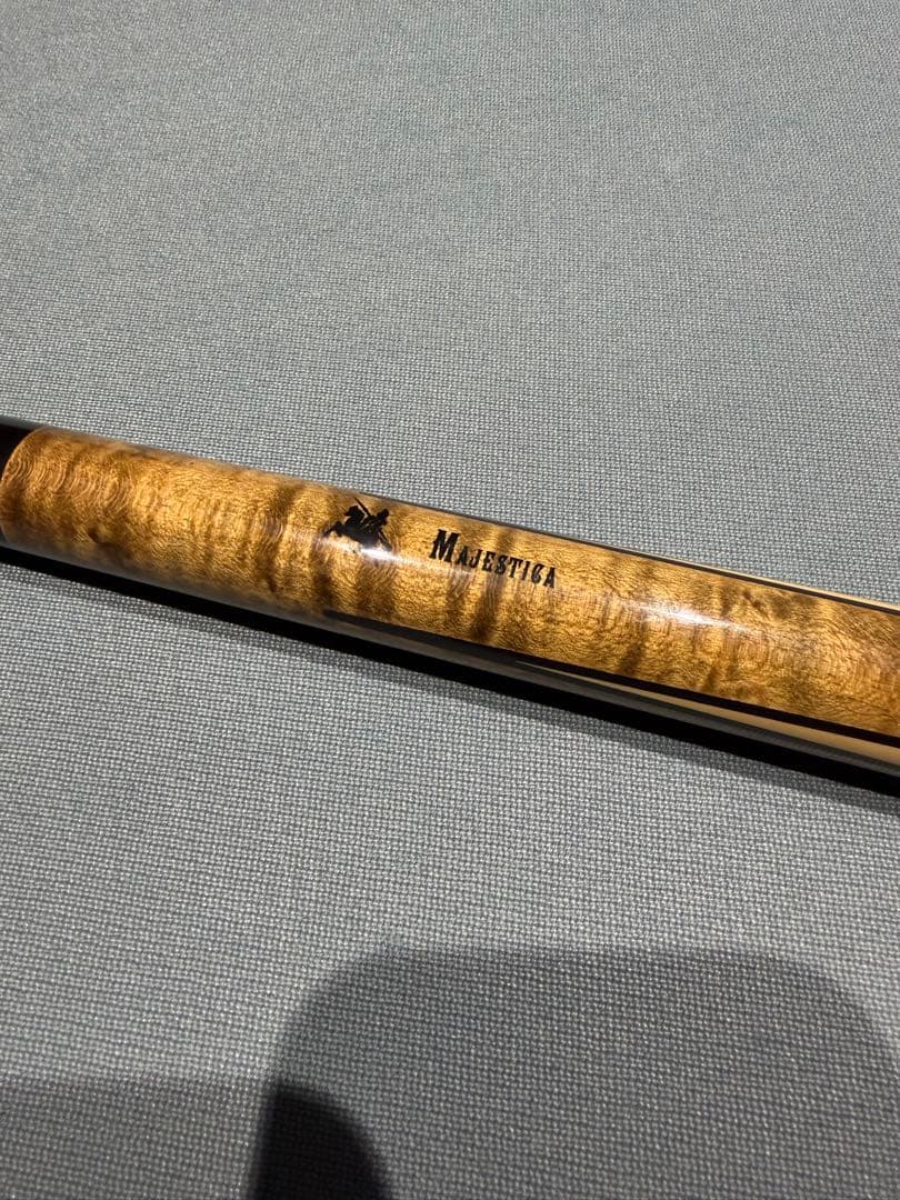 N　MAJESTICA キュー　MEZZ 三木