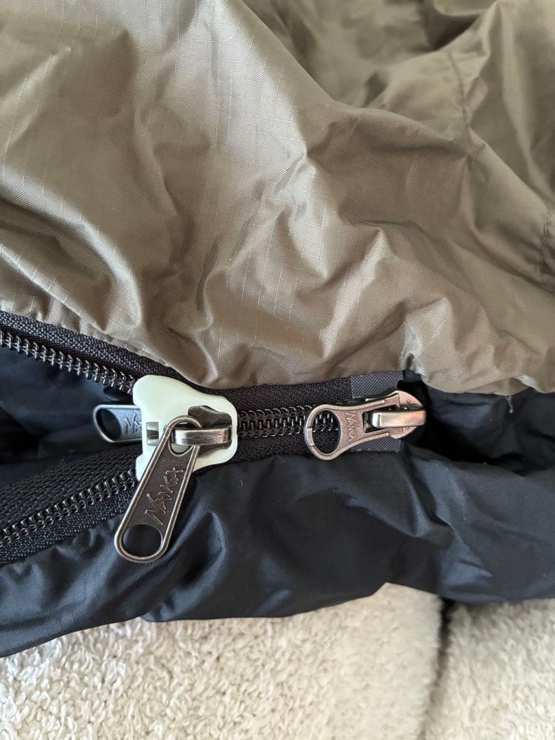 NANGA 寝袋 オーロラSTDレギュラーサイズ　オリーブグリーン　650FP