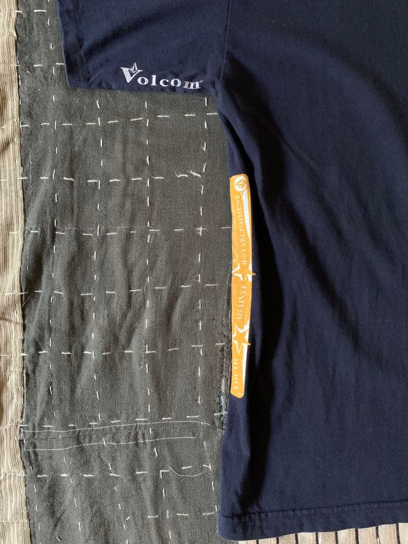90s VOLCOM vtg Tシャツ 脇プリ マルチ powell パウエル