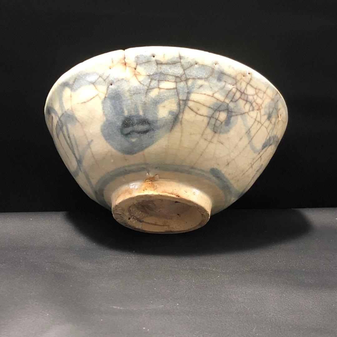 究極の古美術⬛︎蔵の奥から美しい藍色の手描きの抹茶茶碗がで出来ました。美しい茶道具