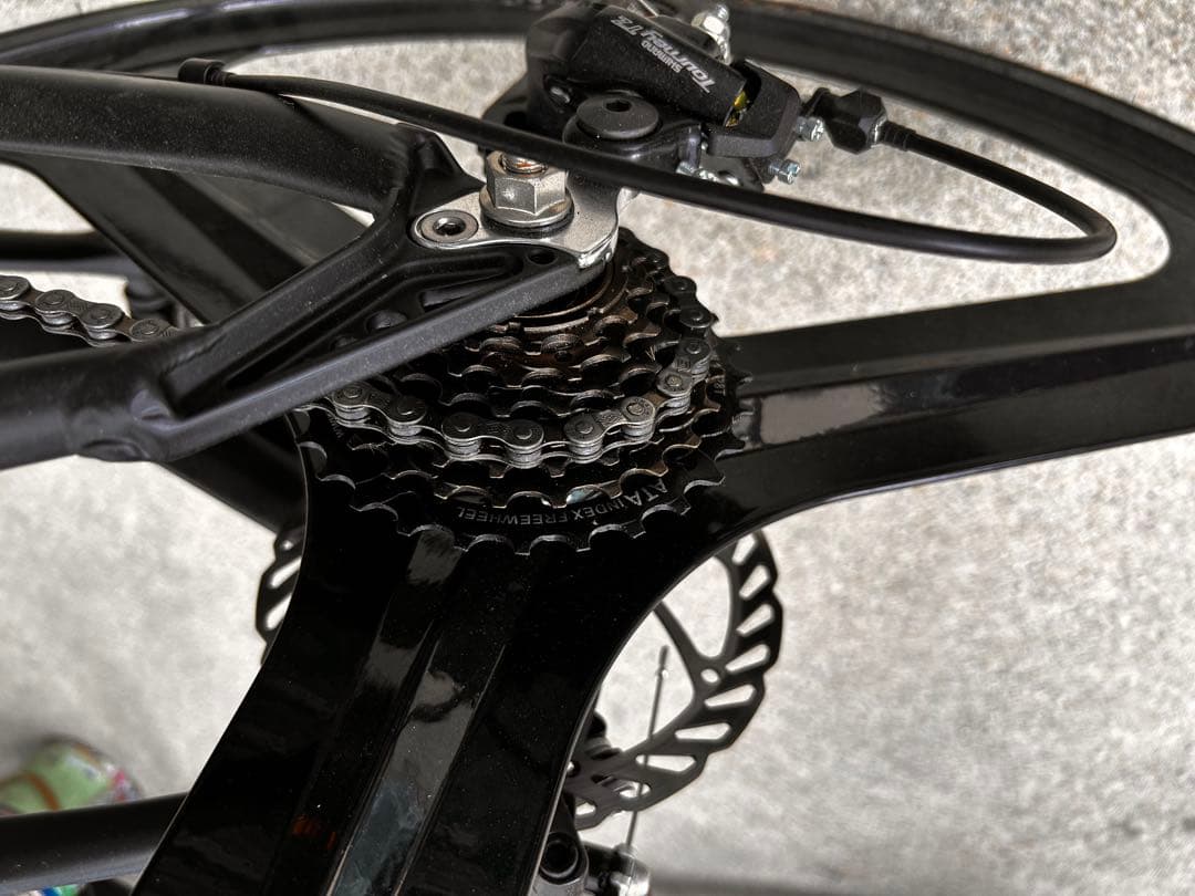 GRAYロードバイク ブラック アルミニウム製 3本スポーク