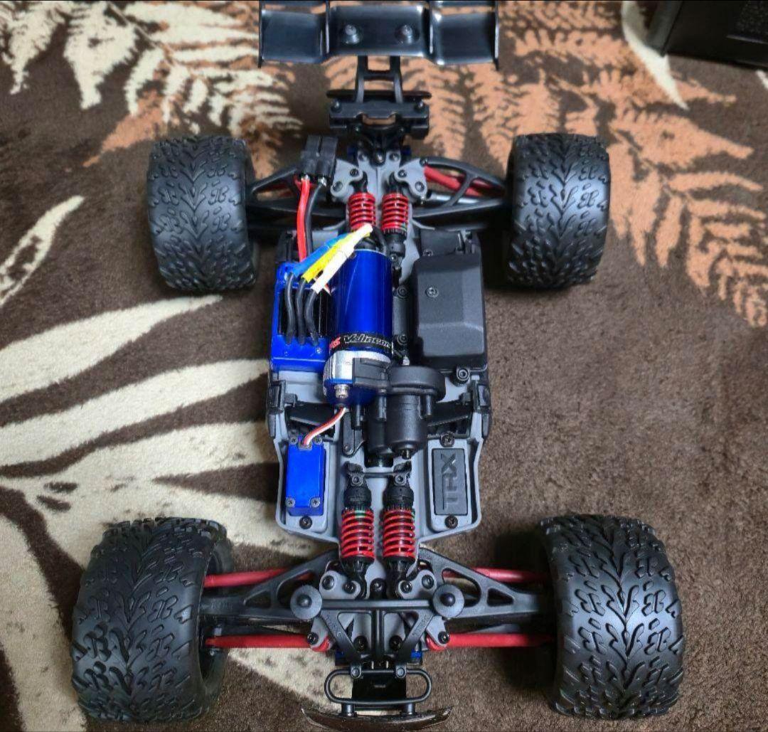 ホビーラジコン traxxas e-revo 1/16 vxl