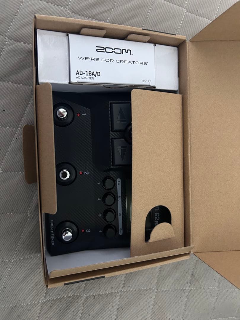 ZOOM G2 FOUR 新品 未使用