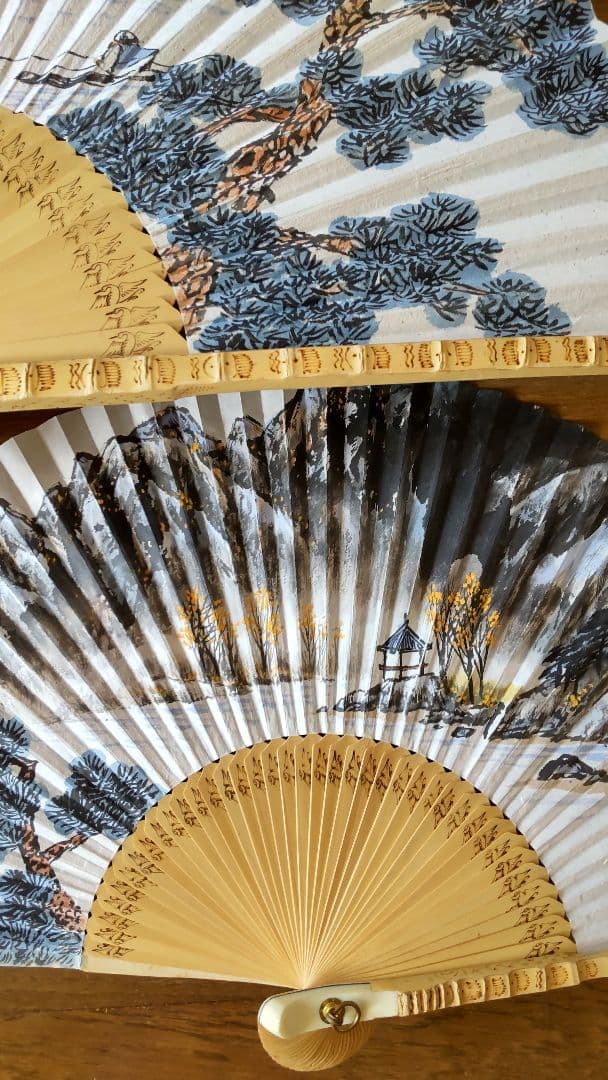 人見友紀　伝説の逃亡画家　日本画　飾り扇　扇子　山水画