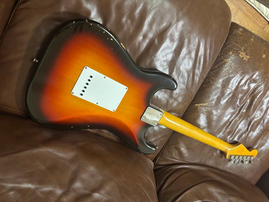 K. nyui ハカランダ指板　ThroBak64MXVピックアップ　ストラト