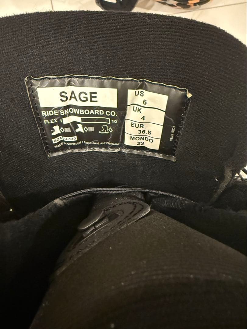 スノーボードブーツ