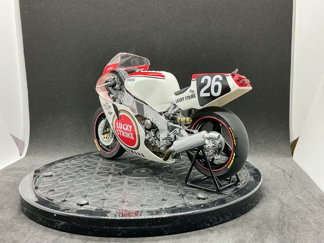 ⑤ヤマハYZF750コシンスキー&レイボーン組　鈴鹿8耐　プラモデル完成品