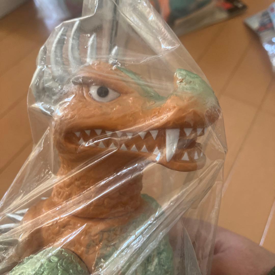 アンギラス　マーミット