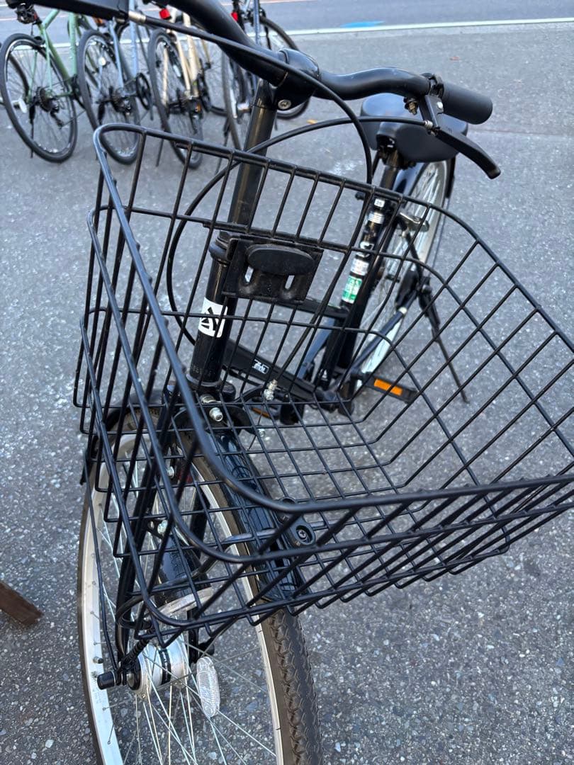 黒色 シティサイクル 前バスケット付き
