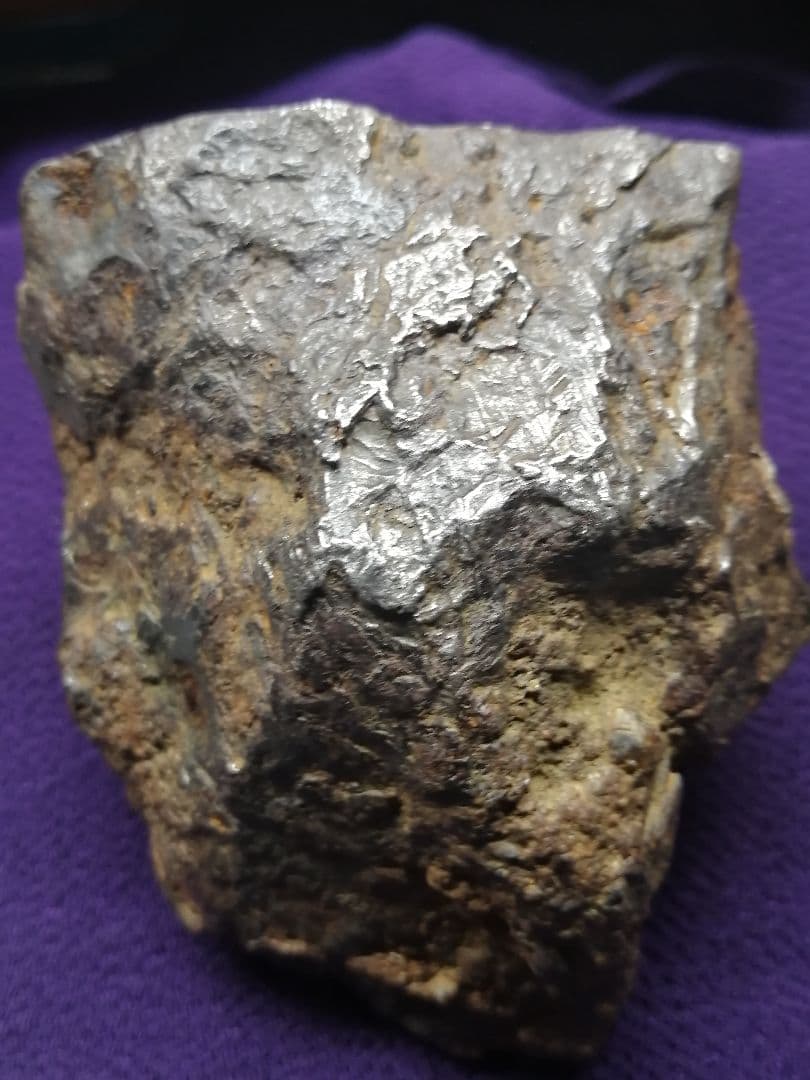 ★【Shoukai】『アルタイ隕石』鉄隕石　本物原石 818g　 隕石内部