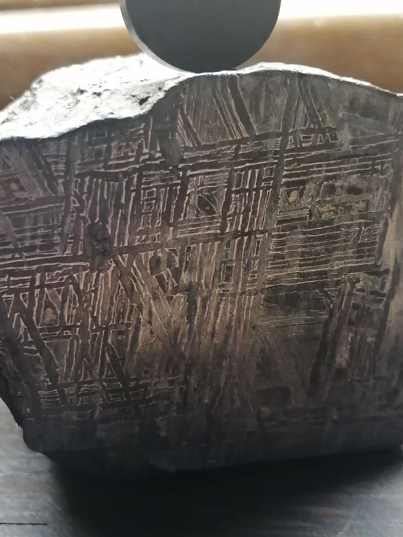 ★【Shoukai】『アルタイ隕石』鉄隕石　本物原石 818g　 隕石内部