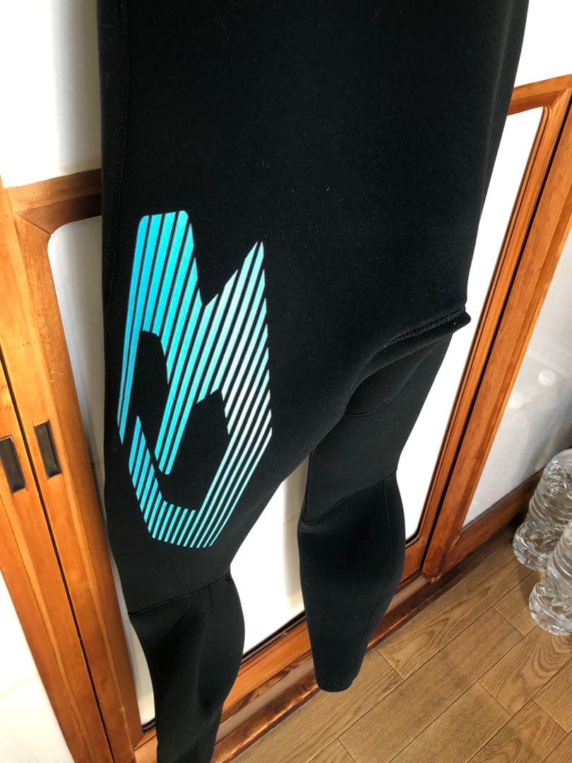 bewet ビーウェット フリーショールダー　シーガル